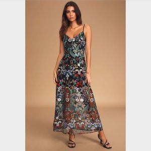 Lulu's embroidered maxi dress - size 4